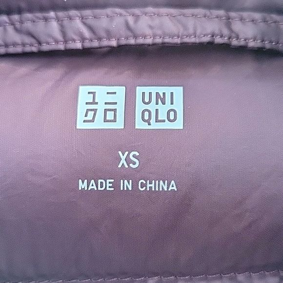 UNIQLO Purple Down Puffer Vest size XS Warm Lightweight Zipper Pockets - Picture 10 of 15